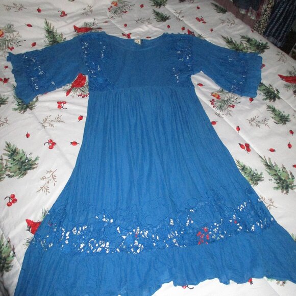 Akemi + Kin Anthropologie Meadow Boho Eyelet Lace Maxi Dress Flutter Sleeves M - Picture 2 of 8